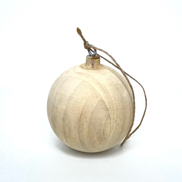 Wooden Ball Rustic Farmhouse Christmas Tree Ornament Cream Tan Nwot - Picture 6 of 9